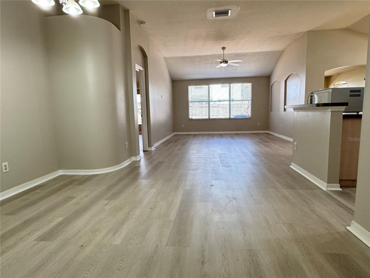 1414 Trail Boss Ln - Photo 4 of 37