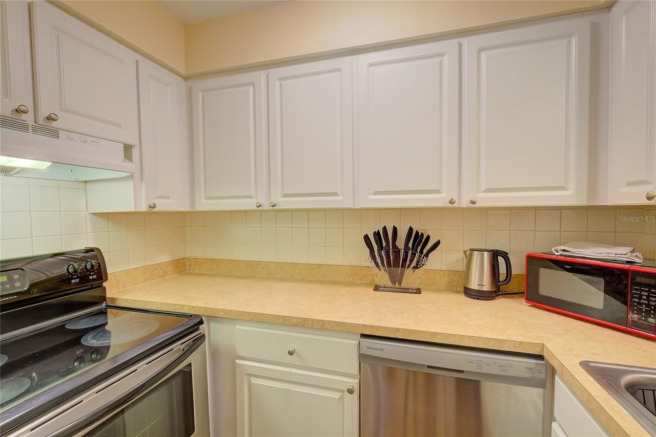 501 S Magnolia Ave #1 - Photo 4 of 22