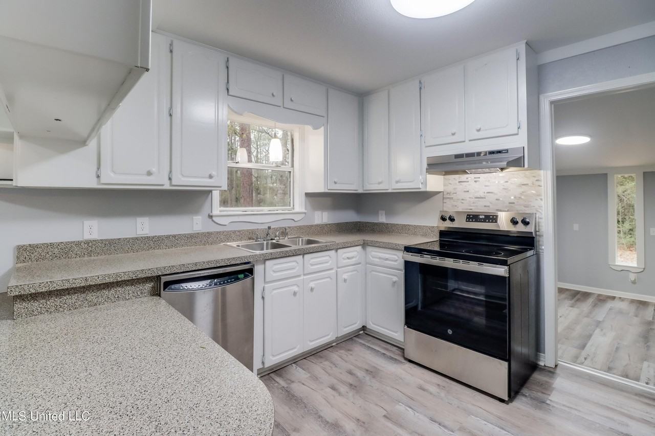 628 Plum St - Photo 6 of 20