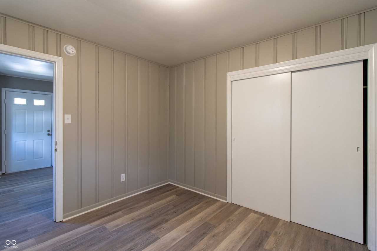 1104 N Somerset Ave - Photo 6 of 13