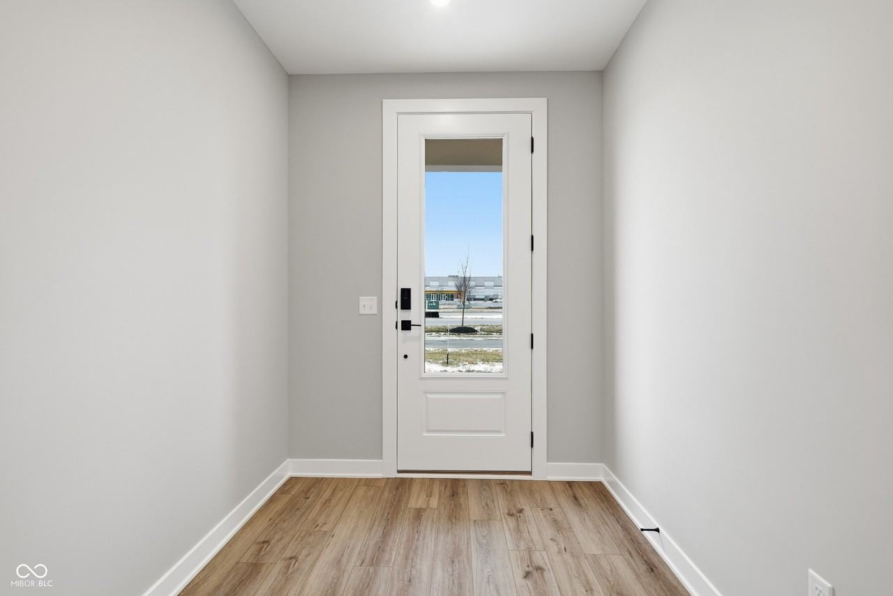 420 Elite St - Photo 5 of 49