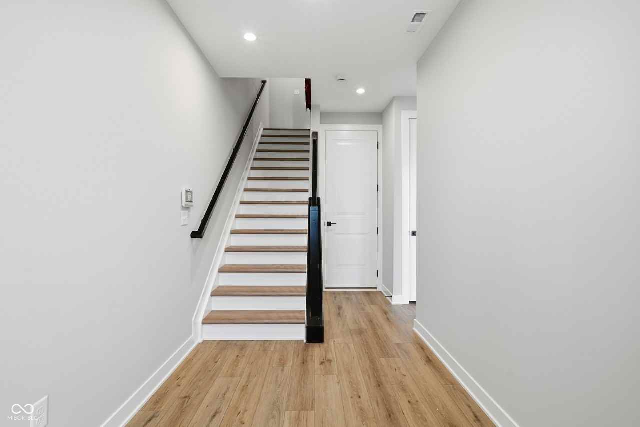 420 Elite St - Photo 6 of 49