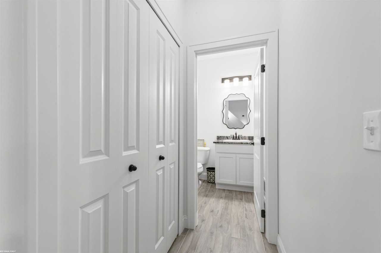 47359 Bayside Cir - Photo 6 of 34