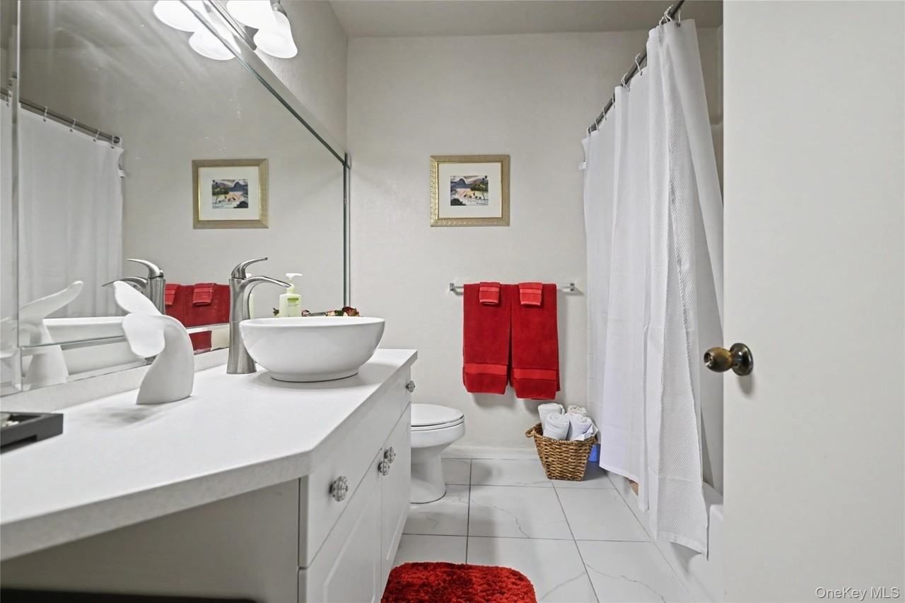 5174 Northridge Rd #211 - Photo 7 of 29