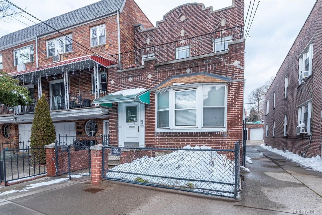 2807 Newtown Ave 2nd Fl - Photo 2 of 24