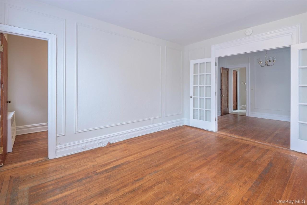 2807 Newtown Ave 2nd Fl - Photo 5 of 24