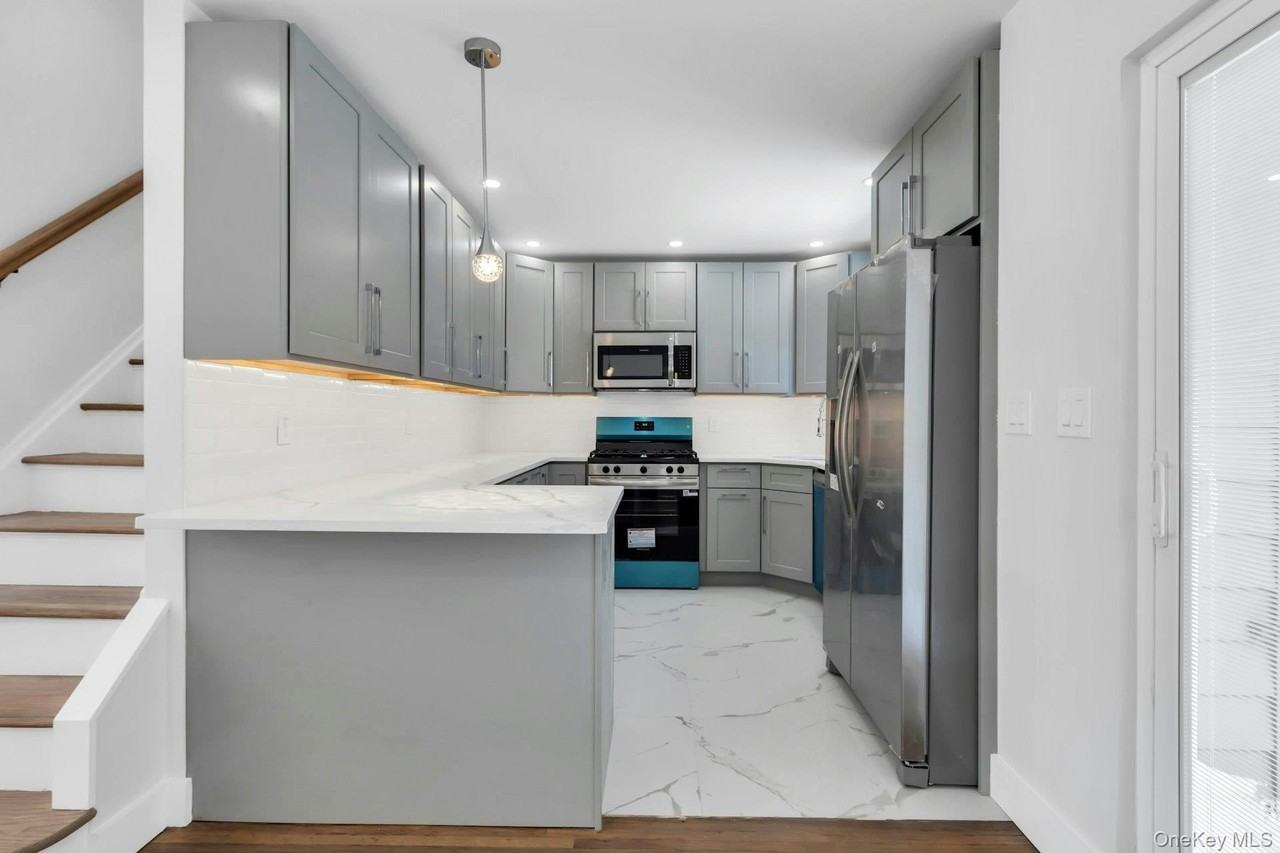 11 Barbara Dr - Photo 5 of 14