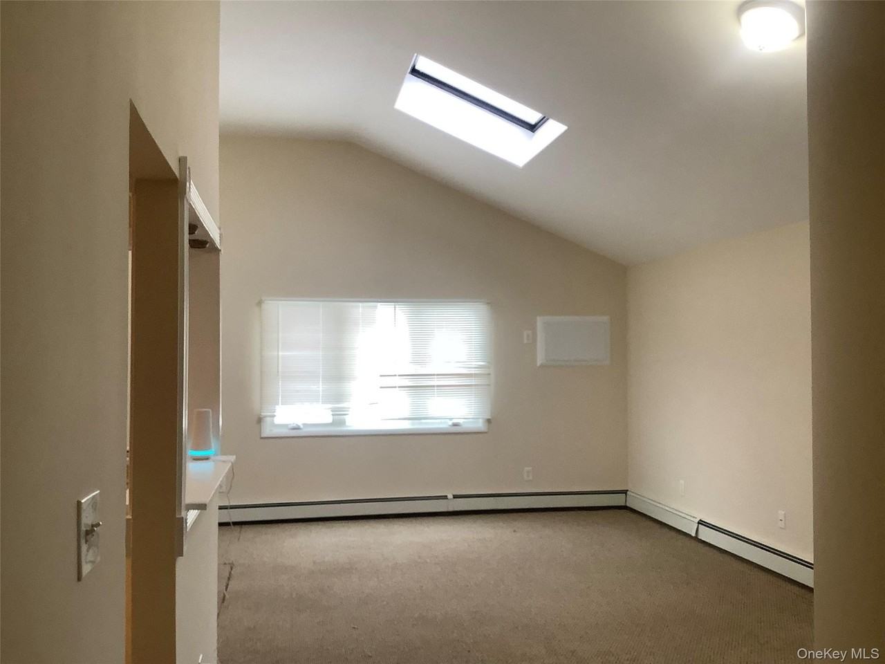 89 Bedford Ave - Photo 3 of 4