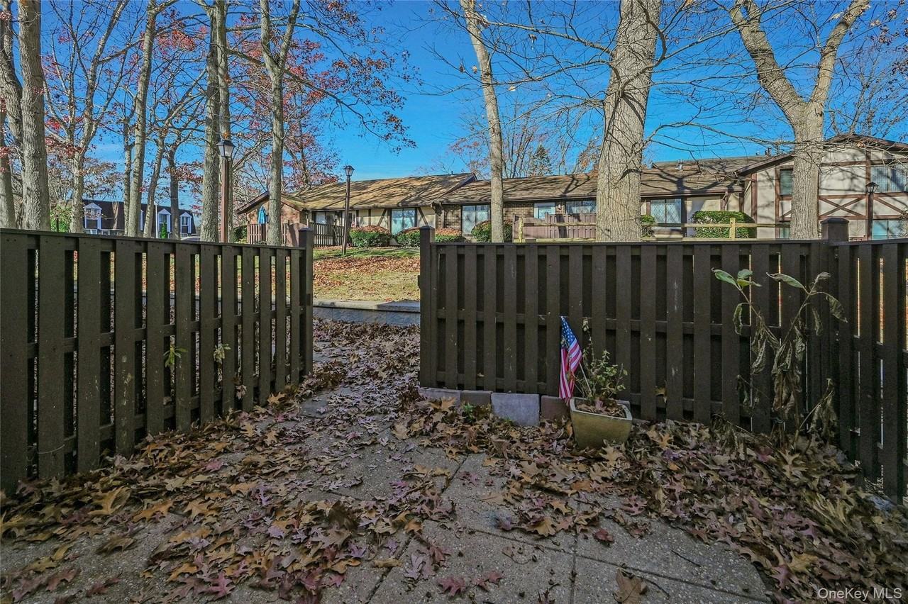 174 Sagamore Hills Dr - Photo 2 of 22