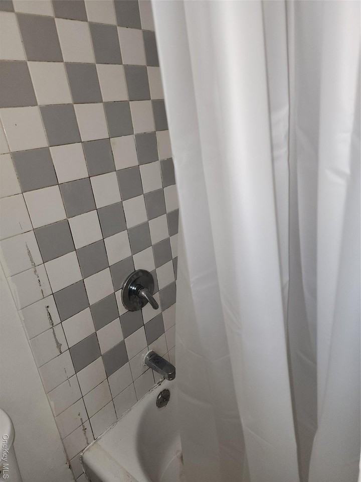 20603 Jamaica Ave 2nd Fl - Photo 2 of 7