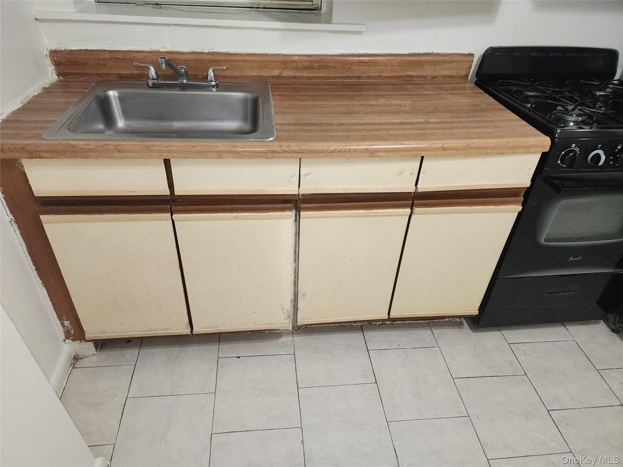 20603 Jamaica Ave 2nd Fl - Photo 4 of 7