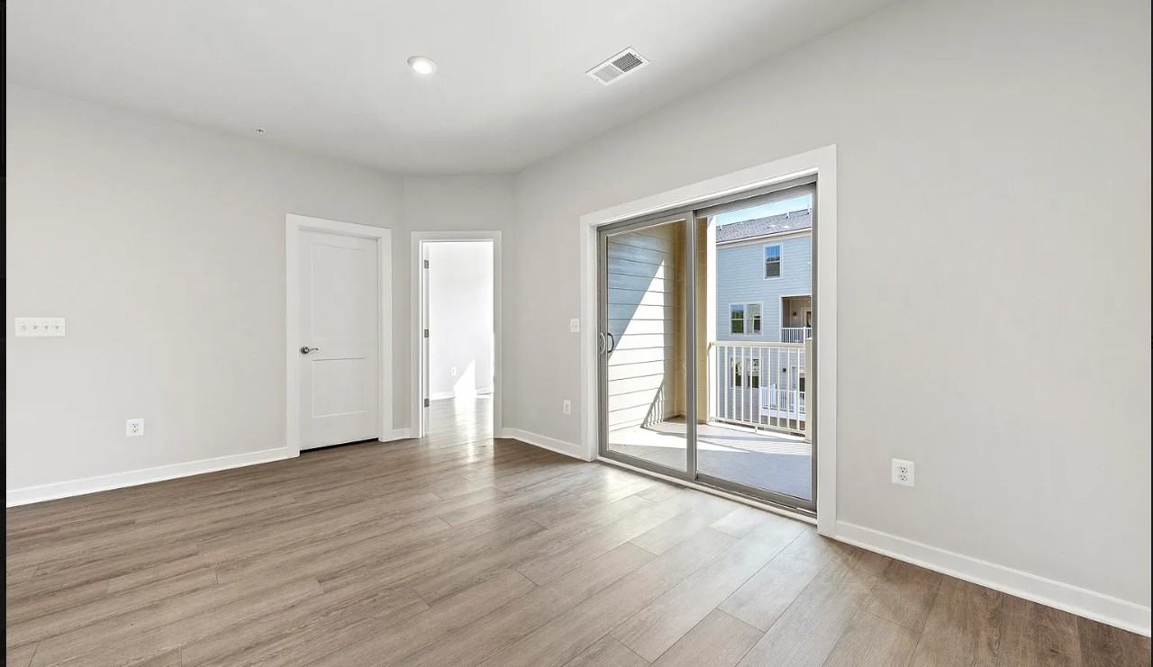 605 Market Grove Dr #1 - Photo 4 of 37