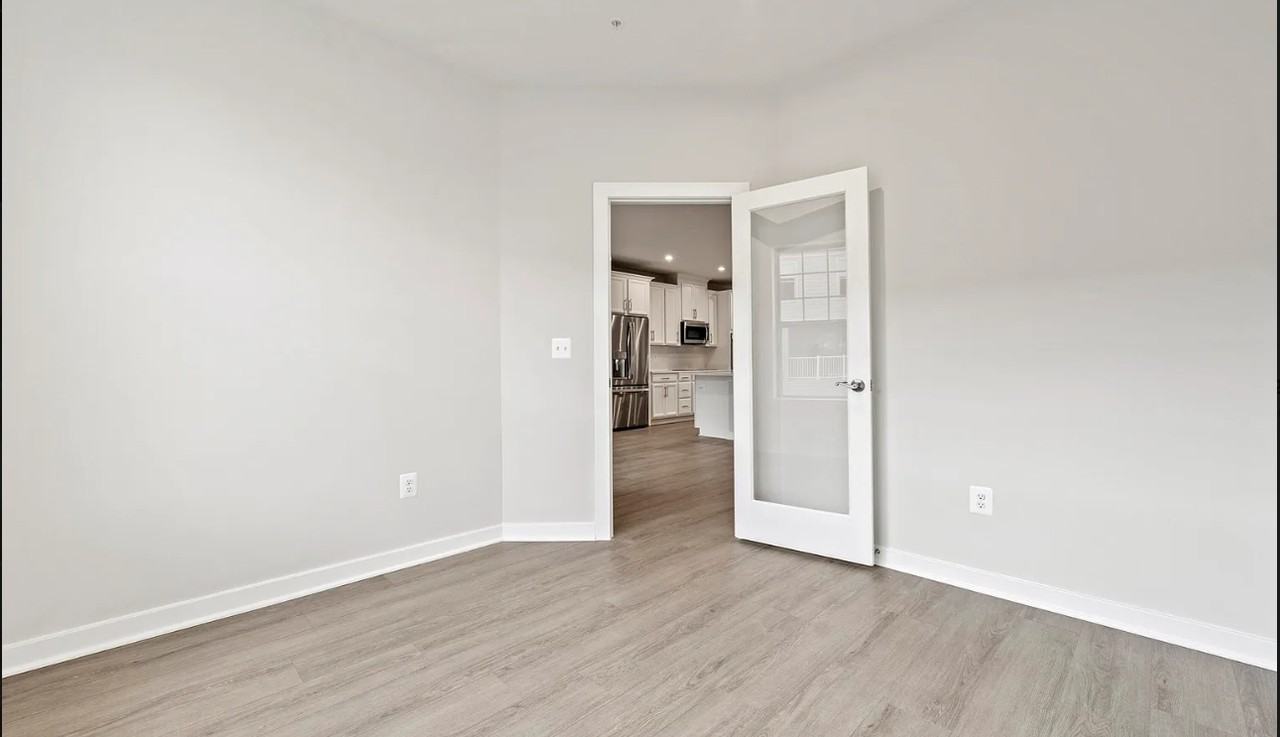 605 Market Grove Dr #1 - Photo 5 of 37