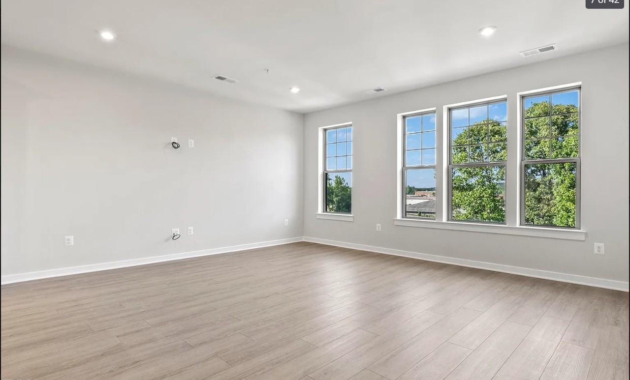 605 Market Grove Dr #1 - Photo 6 of 37