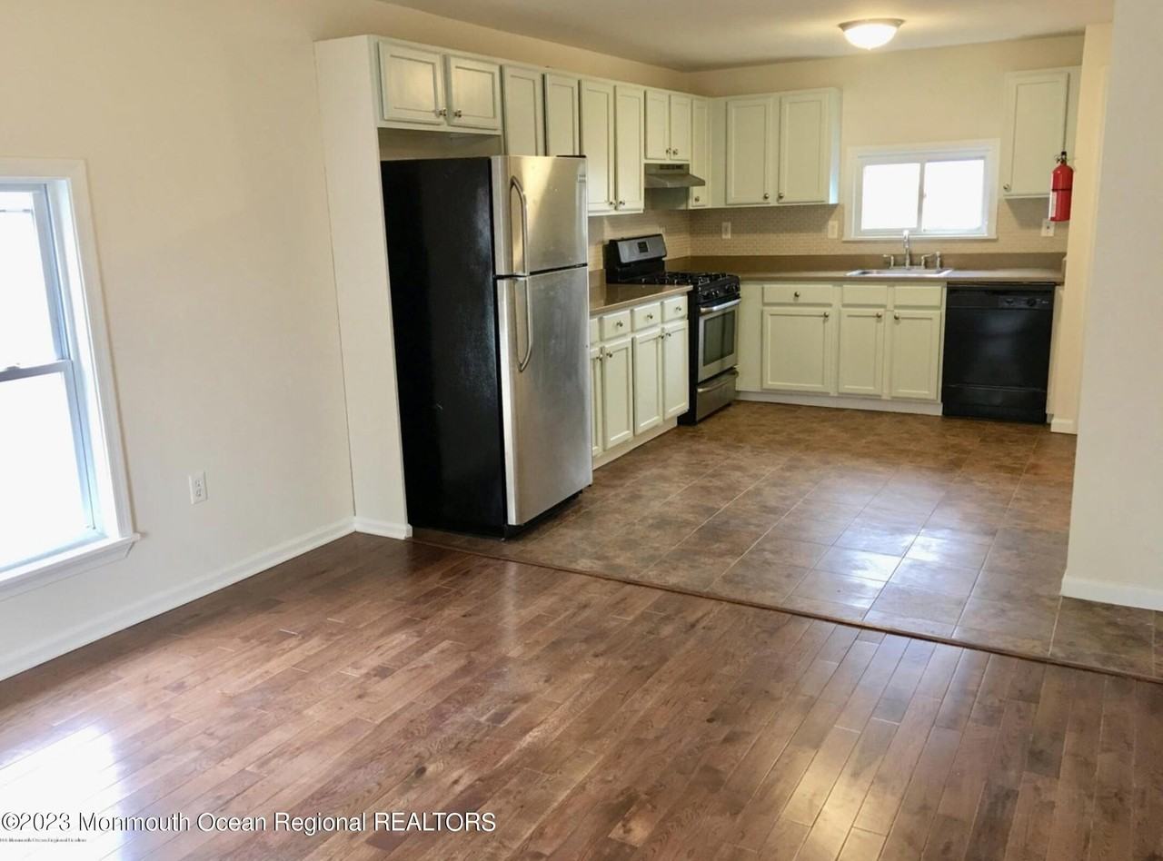 200 7th Ave Apt 3 - Photo 3 of 12