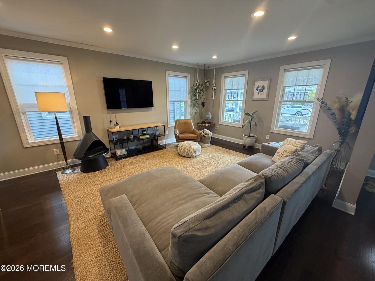 510 Lareine Ave - Photo 3 of 21