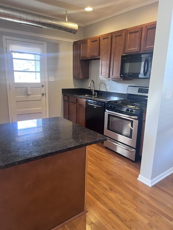 20 W Hinsdale Ave Unit 2 - Photo 2 of 8