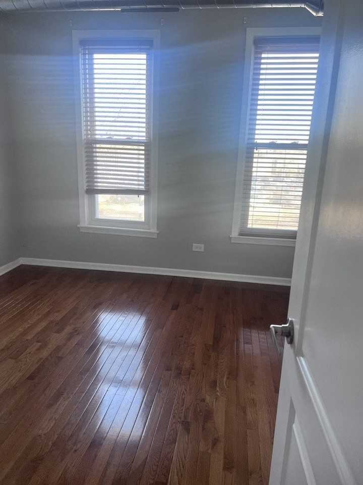 20 W Hinsdale Ave Unit 2 - Photo 5 of 8