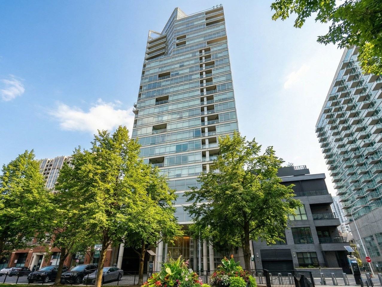 510 W Erie St Apt 1207