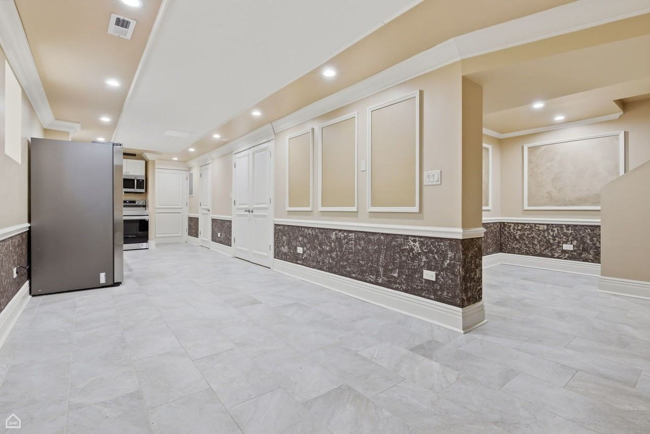 5614 N Campbell Ave Unit G - Photo 7 of 17