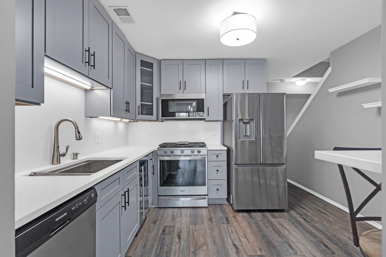 730 Hamilton Cir - Photo 3 of 26