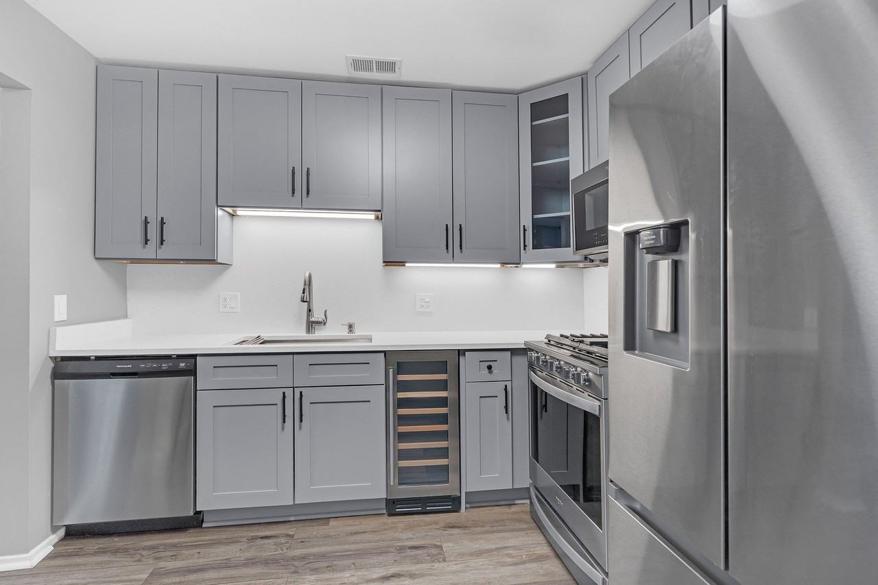 730 Hamilton Cir - Photo 5 of 26