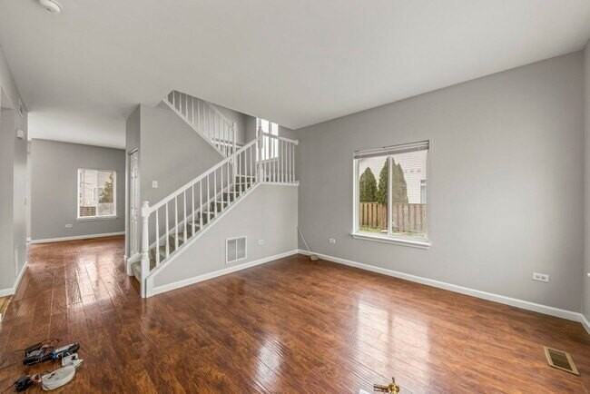 2817 Hoffman St - Photo 3 of 18