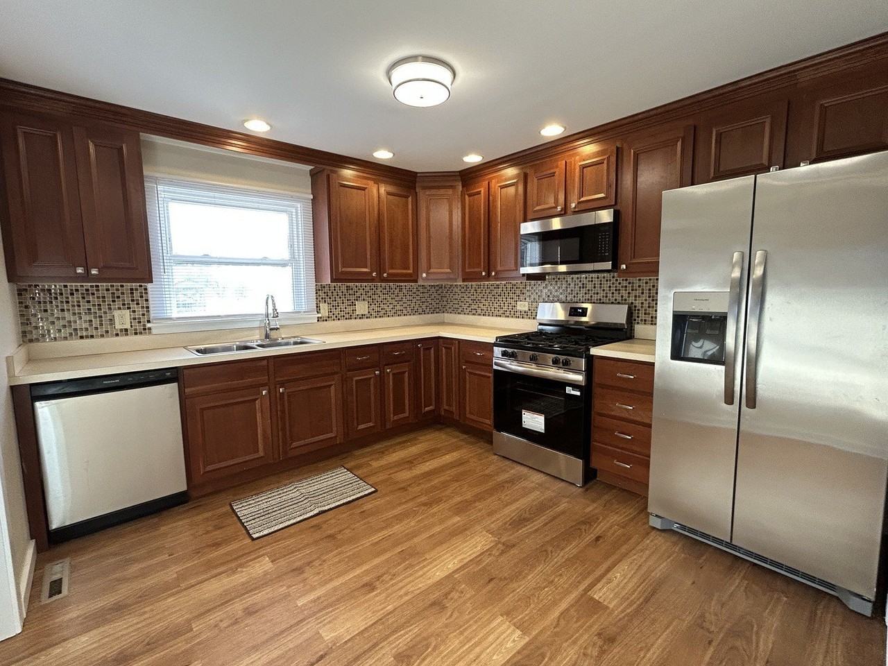 378 Council Trl - Photo 4 of 12