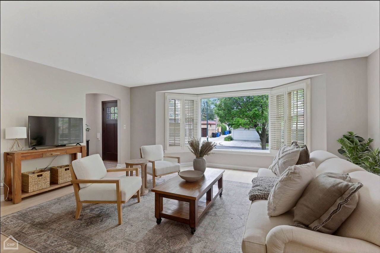 4550 W Thorndale Ave - Photo 3 of 19