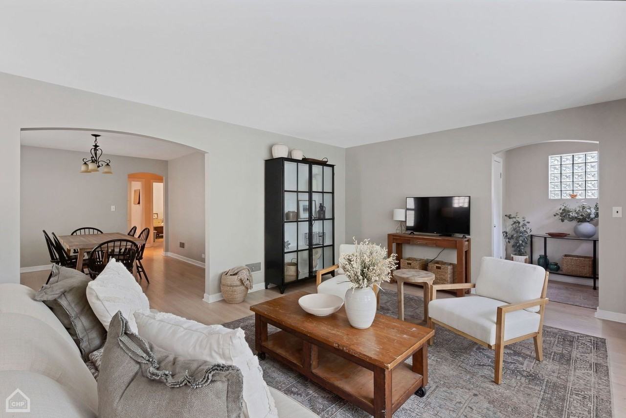 4550 W Thorndale Ave - Photo 5 of 19