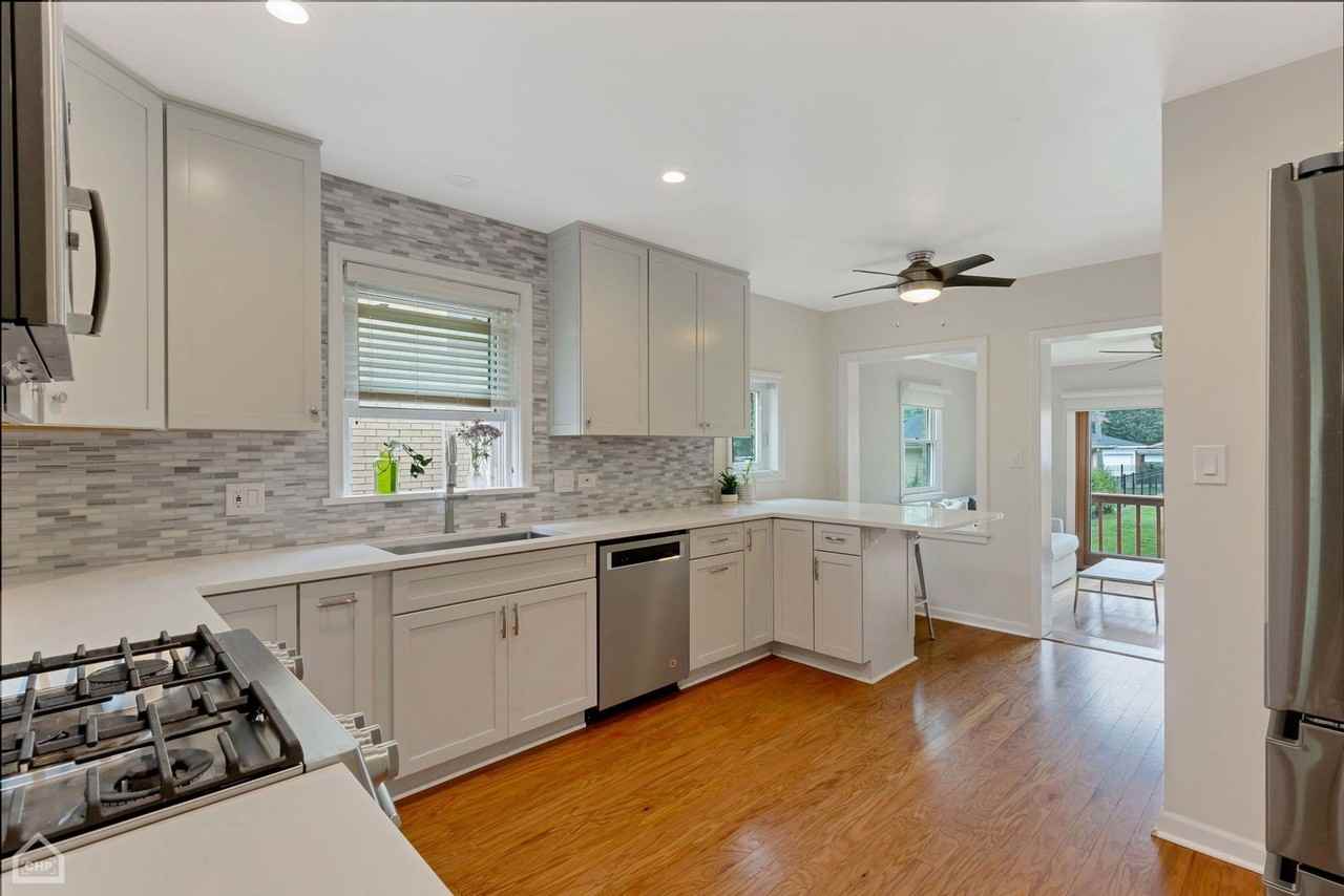 4550 W Thorndale Ave - Photo 7 of 19