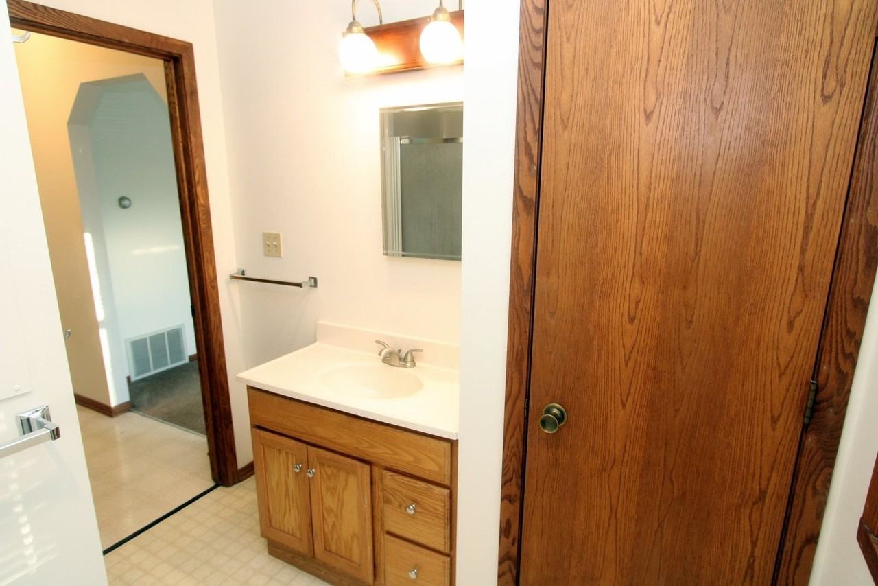 609 1/2 Blakely St Unit 609 - Photo 7 of 10