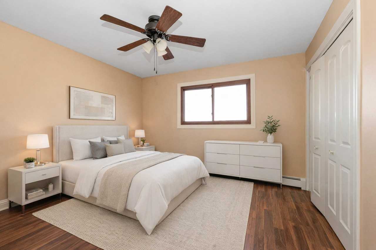 10625 Parkside Ave Apt 8 - Photo 3 of 16