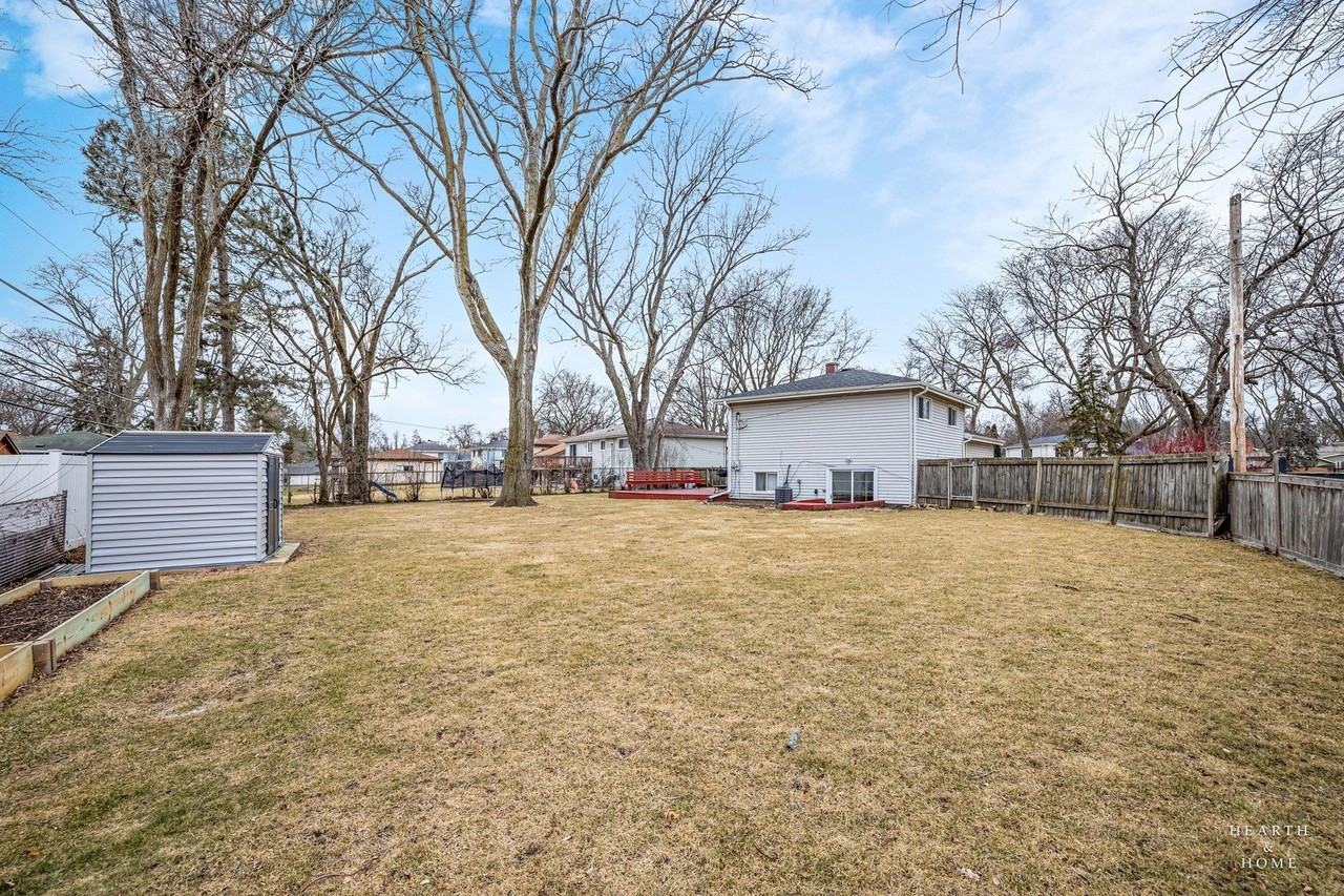 1923 E Pawnee Ln - Photo 7 of 33