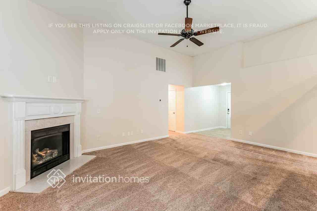 2526 Gristhaven Ln - Photo 2 of 15