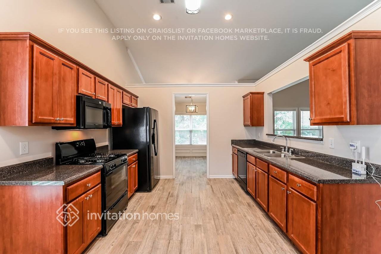 2526 Gristhaven Ln - Photo 5 of 15