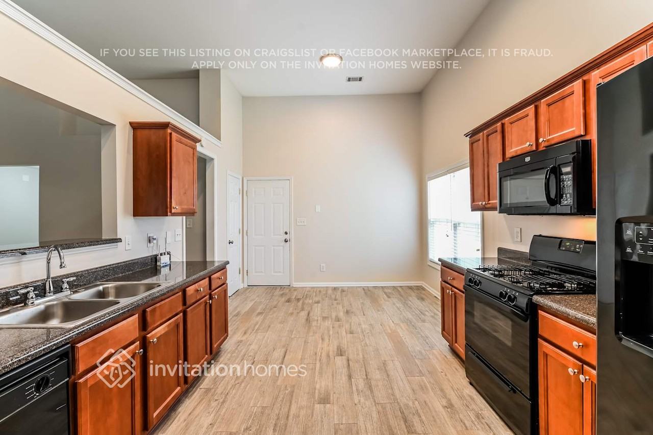 2526 Gristhaven Ln - Photo 6 of 15