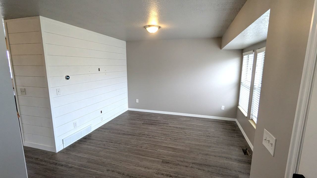 1135 E Meadow Way Dr - Photo 7 of 33