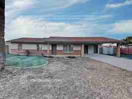 featured image of 6439 E Albany St