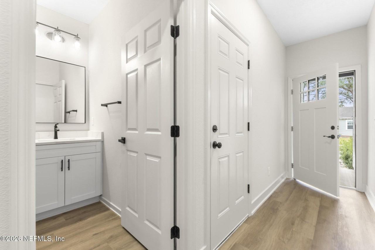 4031 Ernest St - Photo 5 of 26