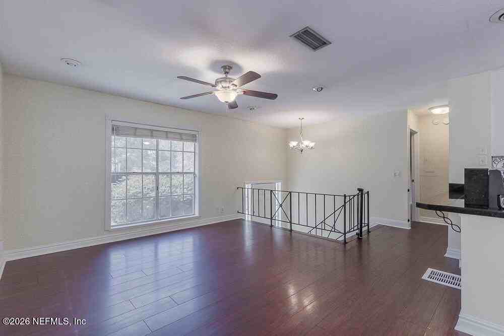 1205 16th St N - Photo 6 of 33