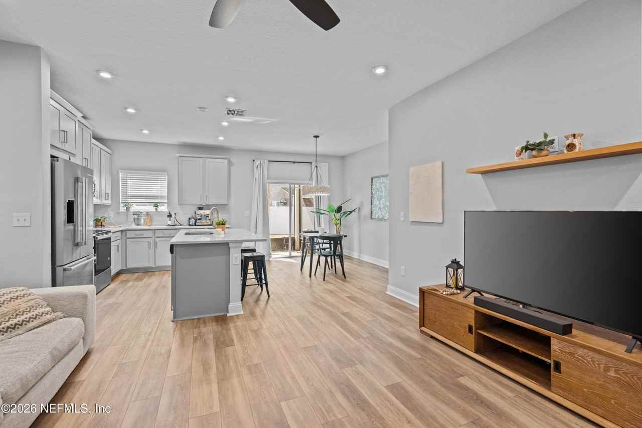 12050 Calvesta St - Photo 3 of 39