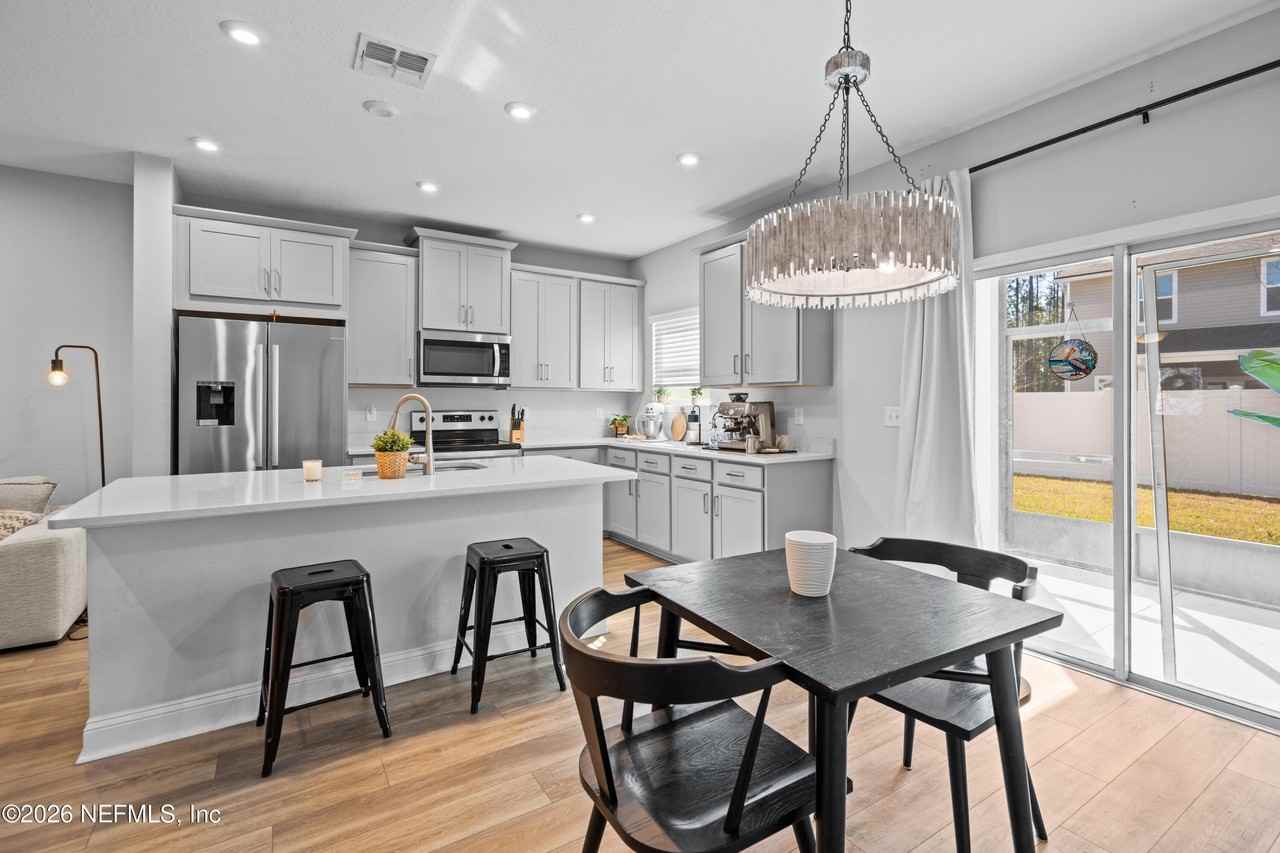 12050 Calvesta St - Photo 6 of 39