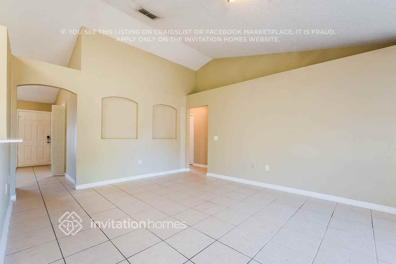 2535 E Juliet Dr - Photo 4 of 17