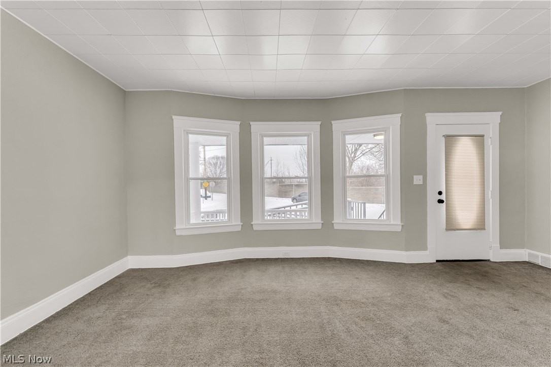 1501 Botany Ave - Photo 4 of 27