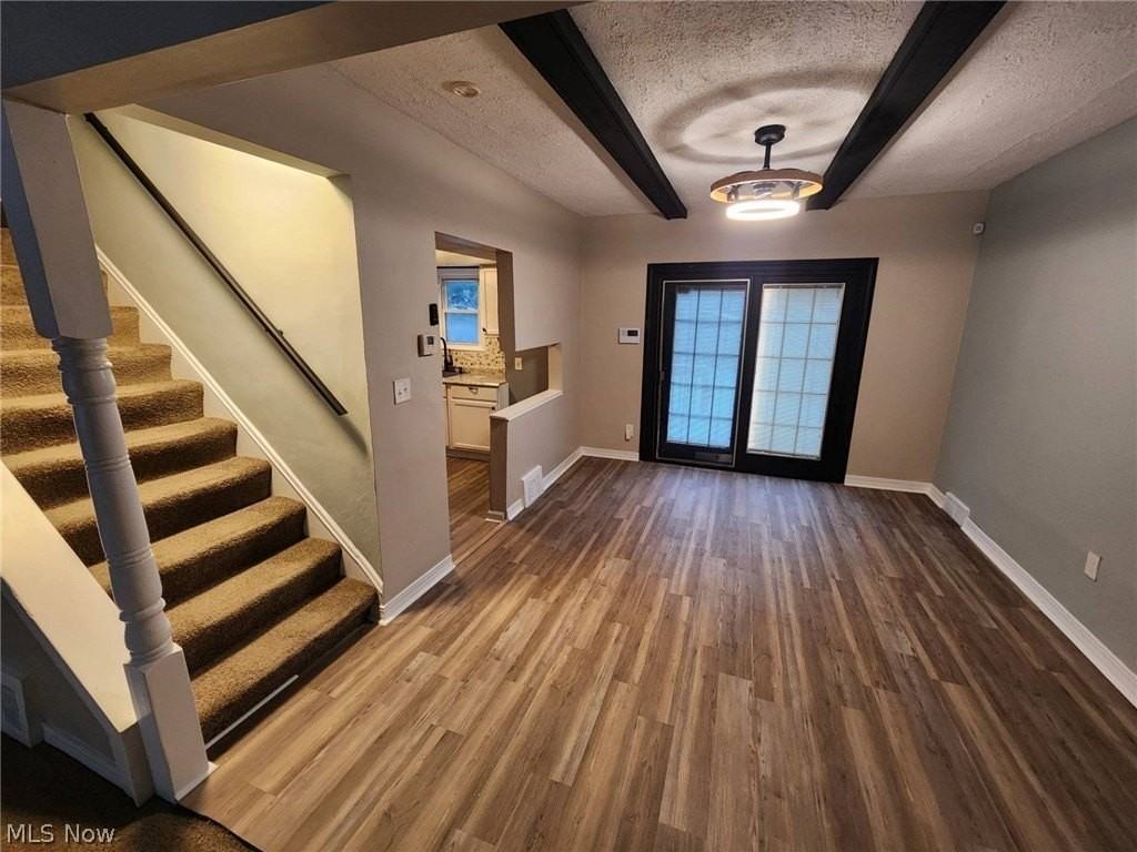 8230 Garfield Blvd - Photo 5 of 30