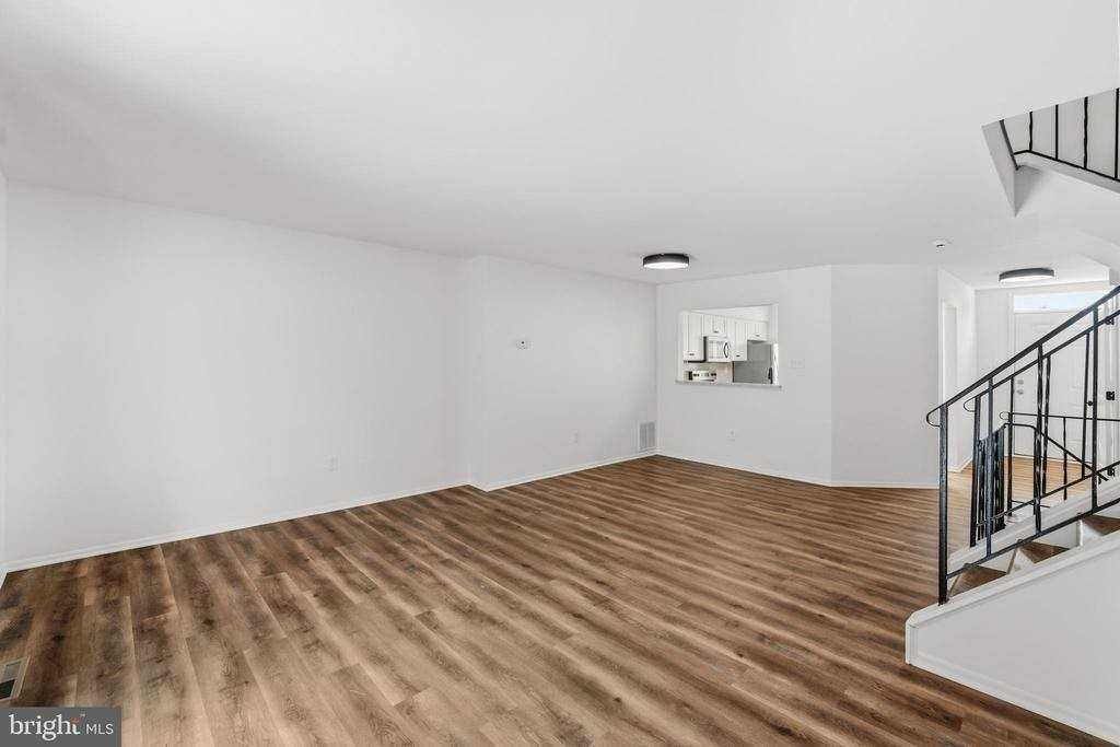 6096 Majors Ln - Photo 7 of 24