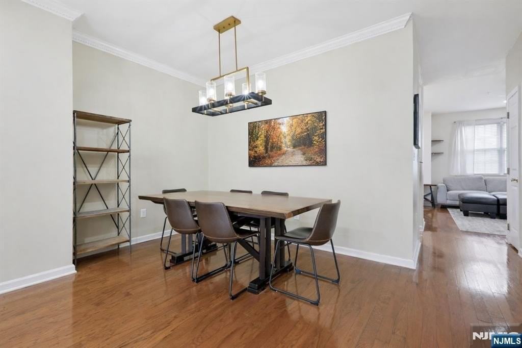 273 Roslyn Ct - Photo 6 of 44