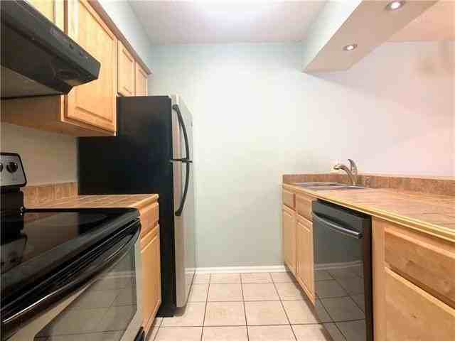 410 Parkview Blvd #410 - Photo 2 of 11