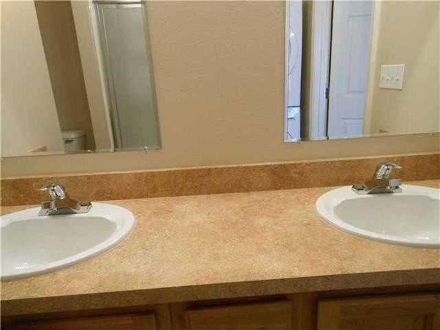 103 Tiger Dr - Photo 5 of 8